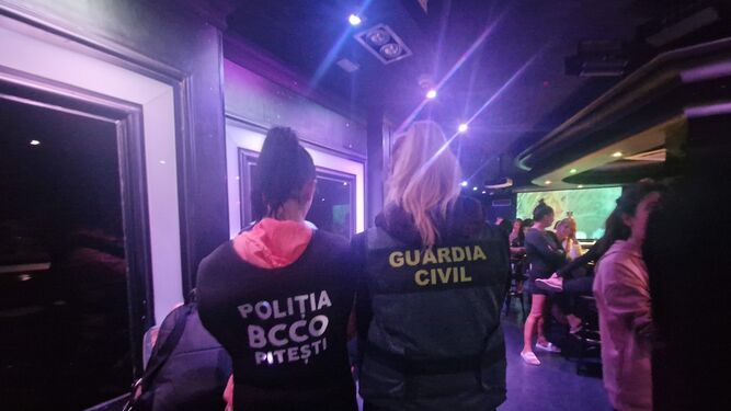 Guardia Civil y Policía Nacional de Rumanía han investigado los clubes de alterne.