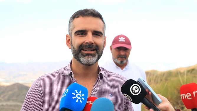 El portavoz del Gobierno andaluz, Ramón Fernández-Pacheco, ayer en Almería.