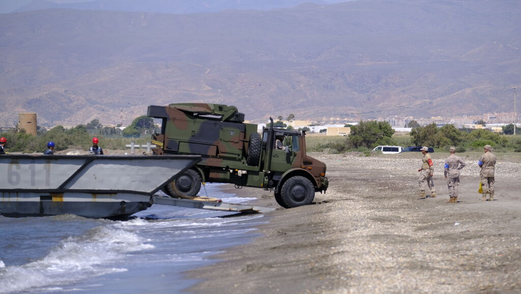 Desembarco de la Infantería de Marina en la Playa del Perdigal, en El Alquián-Almería