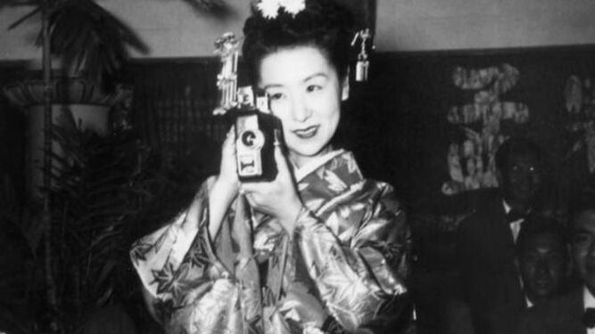 La actriz y directora japonesa Kinuyo Tanaka (1909-1977).