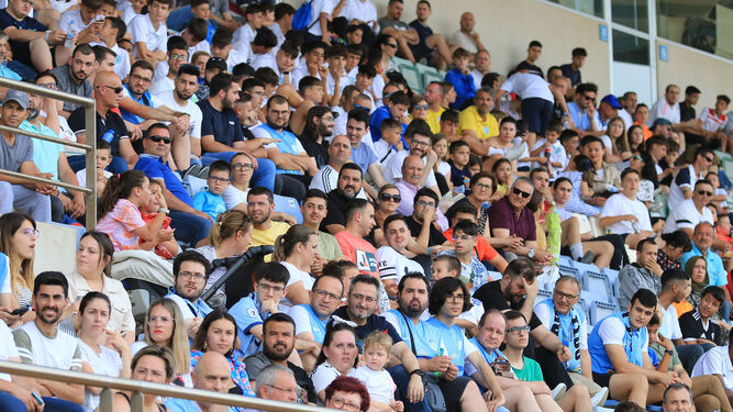 La afición celeste durante un partido de la pasada temporada en Santo Domingo.