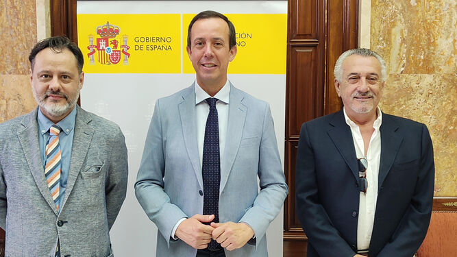 José María Martín junto a Felipe Peregrín y cargo Blas Javier López Carrión