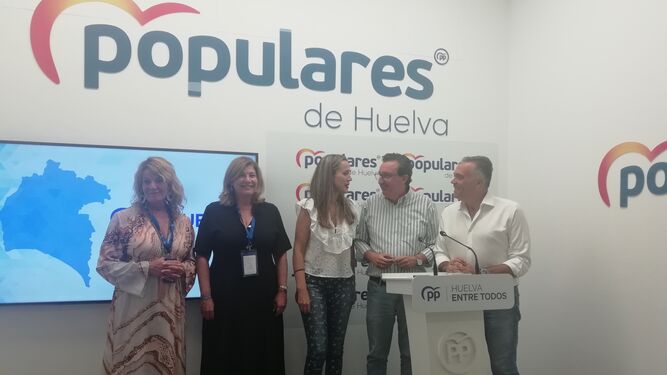 Pilar Miranda, Berta Centeno, Bella Verano, Manuel Andrés González y Manuel García.