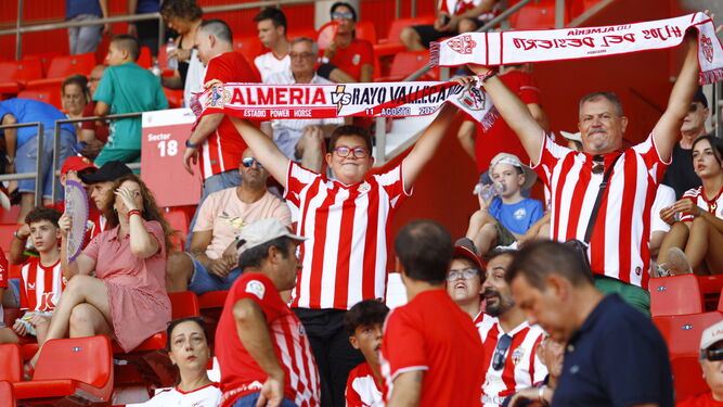 Aficionados del Almería, en el partido ante el Rayo