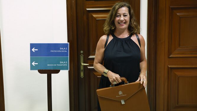 Francina Armengol presenta sus credenciales en el Congreso de los Diputados.