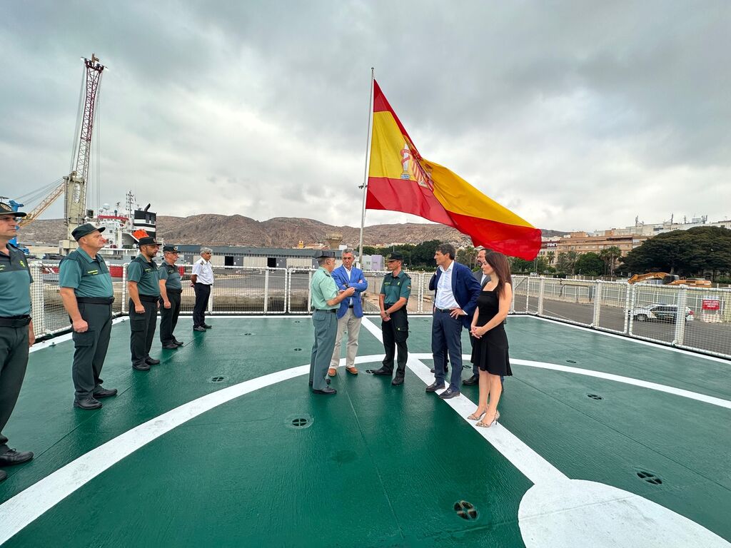 El director general, Leonardo Marcos, visita en Almer&iacute;a el buque R&iacute;o Segura, dedicado a la  prevenci&oacute;n de la migraci&oacute;n irregular