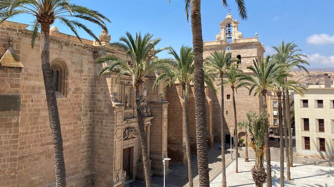 Panorámica de la Catedral de Almería desde la terraza del Hotel Catedral