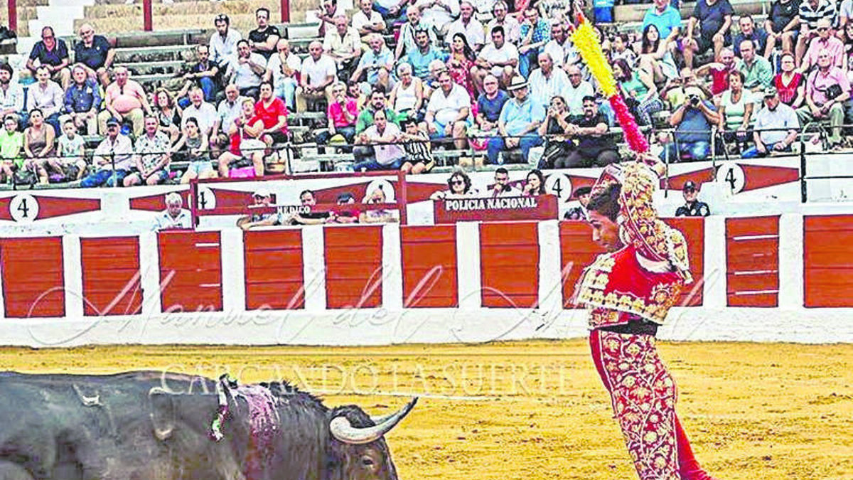José Cabrera cortó una oreja en el 'desafío ganadero' de Valdepeñas