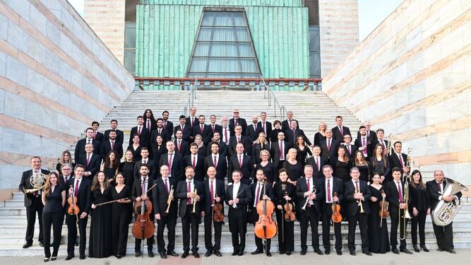 La Orquesta Filarmónica de Málaga en la foto oficial para la temporada 2023-24