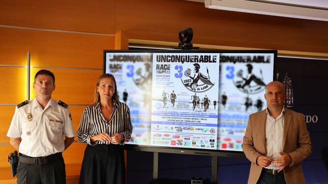 Presentación de la III Carrera solidaria ‘Unconquerabl3 Race’ en el Ayuntamiento de El Ejido.