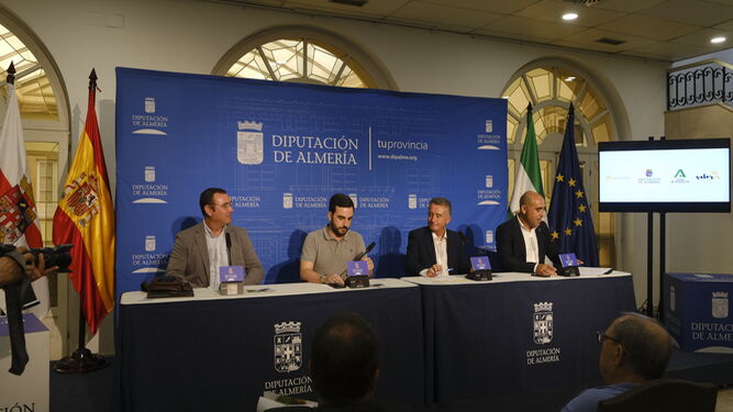 Álvaro Fernández, Carlos Sánchez, Rafael Úbeda y Antonio Mena en la presentación de Indaloliva.