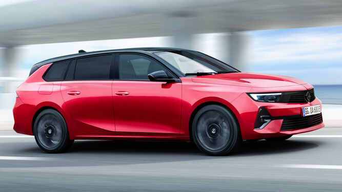 Opel lleva la electrificación total del sistema de propulsión hasta el Astra familiar