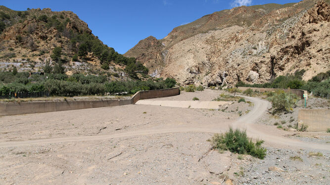 Encauzamiento del Río Nacimiento en Alboloduy