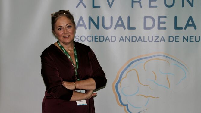 La doctora Eva Cuartero es jefa del servicio de Neurología del Hospital de Valme y miembro de la Junta directiva de la SAN.