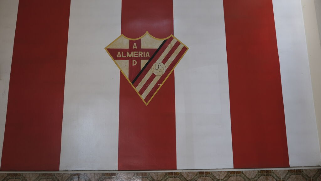 La Pe&ntilde;a Deportiva Antonio Biosca, un museo del f&uacute;tbol almeriense, por dentro