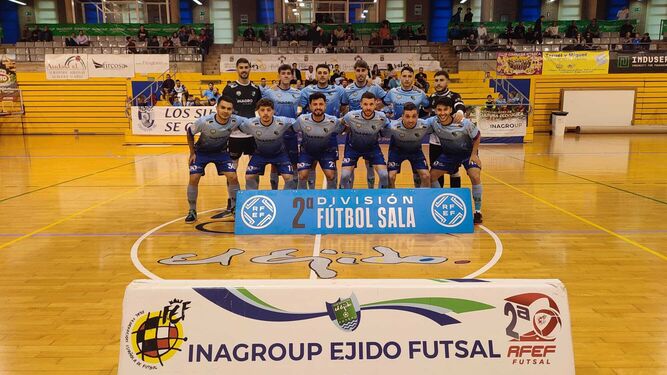 El equipo al completo de El Ejido Futsal frente a Sala 5 Martorell.