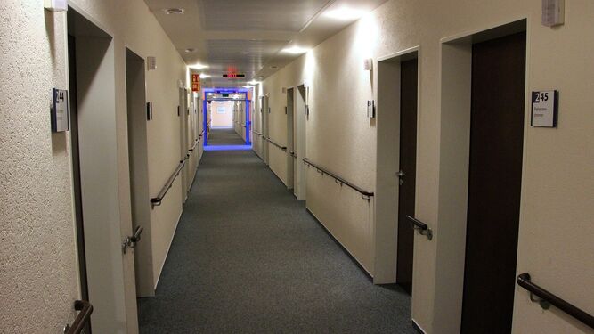 Imagen del interior del área de salud mental de un hospital.
