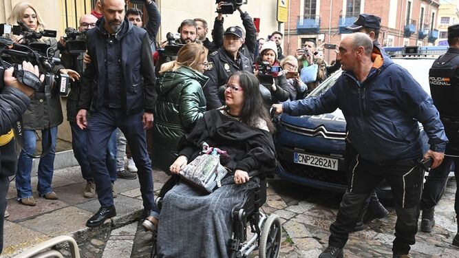 Raquel Díaz, a su llegada al juicio en la Audiencia Provincial de León