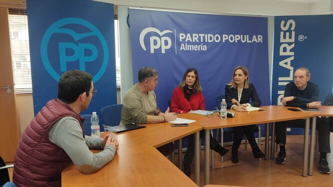 Tu Abandono Me Puede Matar traslada sus peticiones a las diputadas del PP de Almería