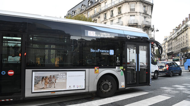 Campaña 'Costa de Almería' en París.