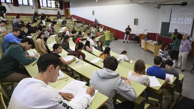 Imagen de la prueba de acceso a la universidad en Granada.