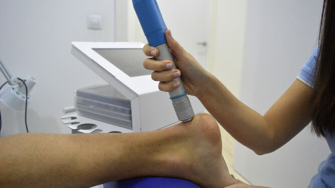 Tratamiento en el talón del pie con uso de ondas de choque.