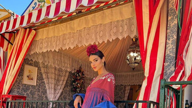 El vestido de lunares de Sfera definitivo para ir a la Feria de Abril de Sevilla sin vestir de flamenca.