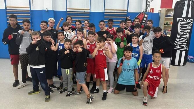 El evento del año pasado congregó a más de 40 niños y niñas interesados en el Boxeo.