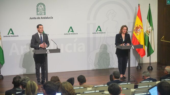 Juanma Moreno y Teresa Ribera