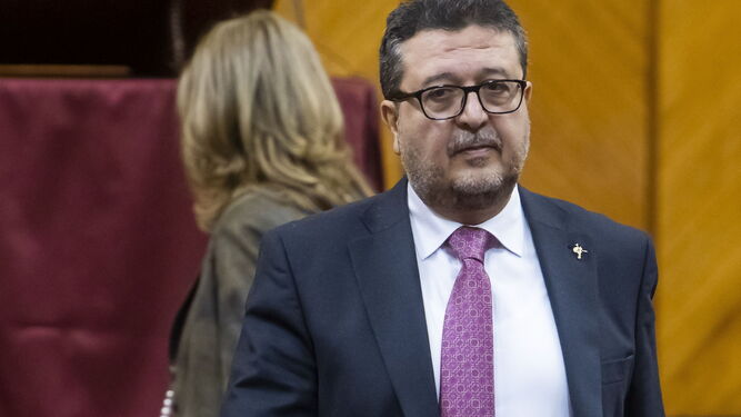 El ex líder de Vox Francisco Serrano en el Parlamento.