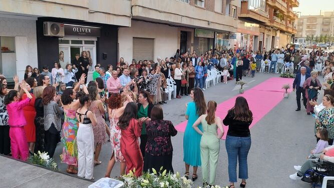 Desfile de moda solidario en la Calle Ramón y Cajal de Albox.
