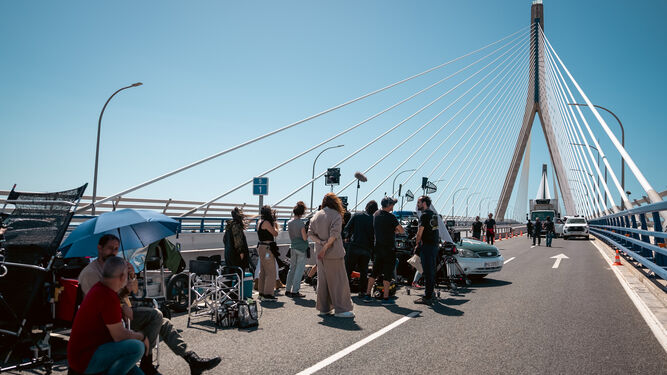 Rodaje de la película 'Tierra de nadie' en el Puente de la Constitución de Cádiz.